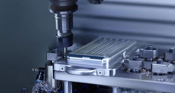 Here-are-the-benefits-and-limitations-of-3-axis-and-5-axis-CNC-machining-图1
