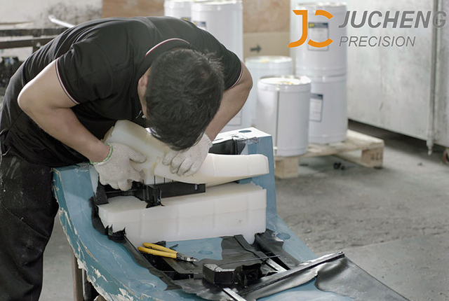 Vacuum casting release | Jucheng Precision